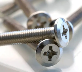 মার্টেনসিটিক এবং অস্টেনিটিক স্ক্রুগুলির কর্মক্ষমতা তুলনা